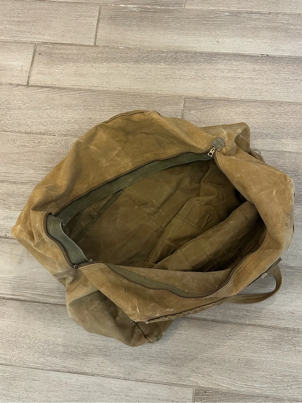 VTG World War II U.S. Army Air Forces Aviator Zipper Kit Bag (AN 6505-1)